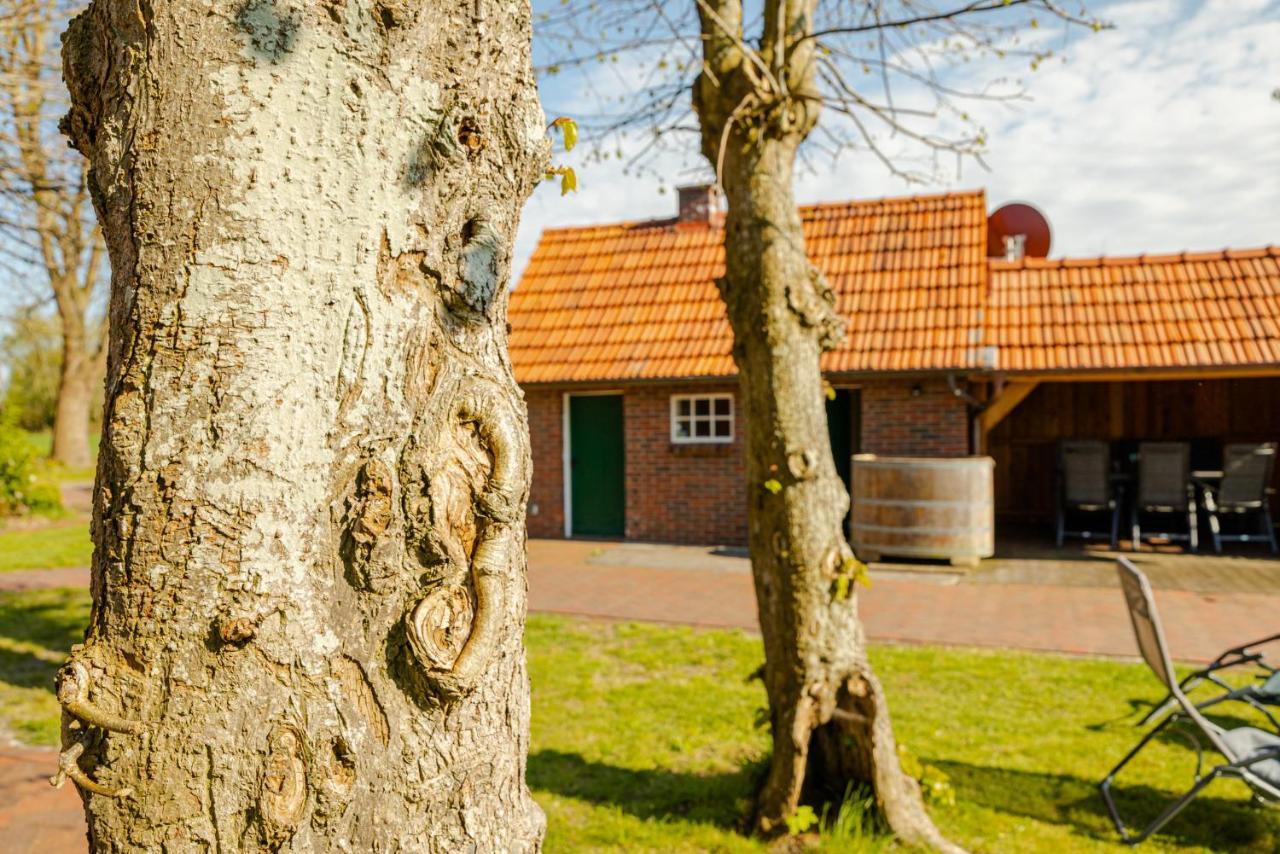 Villa Hübsches Reetdach-Ostfriesenhaus Südbrookmerland Exterior foto